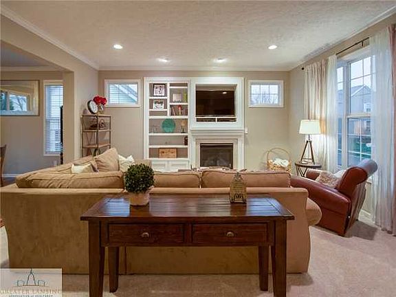 3rd image of 502 E Anhinga Dr
