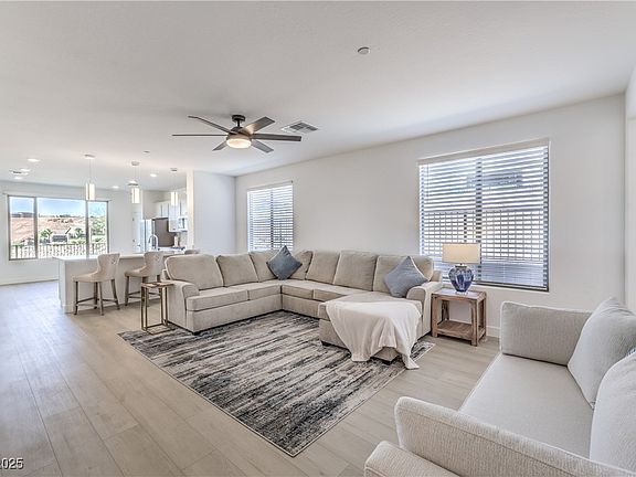 4th image of 187 Palm Fox Ct