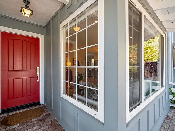 4th image of 601 Eucalyptus Ave