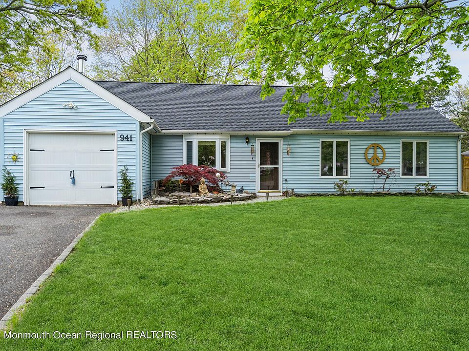 1st image of 941 Fairview Drive