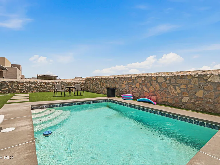 13066 Grantham Ln — Photo 6
