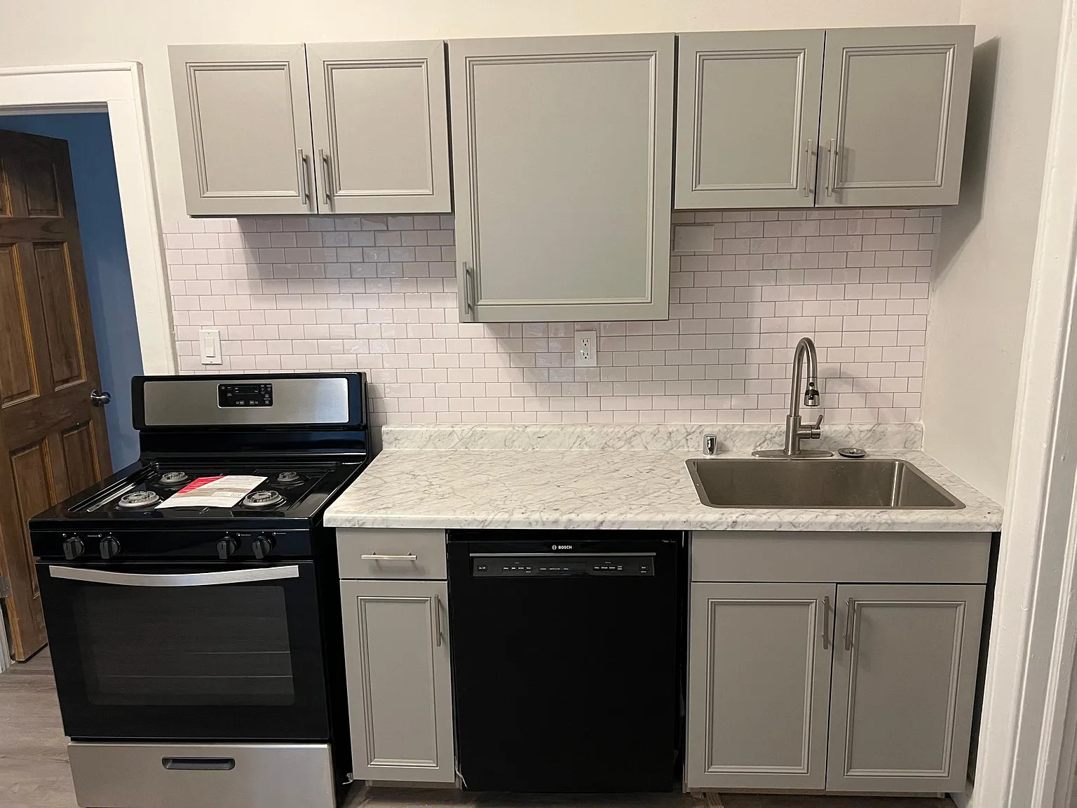 1223 W Walker St — Photo 1