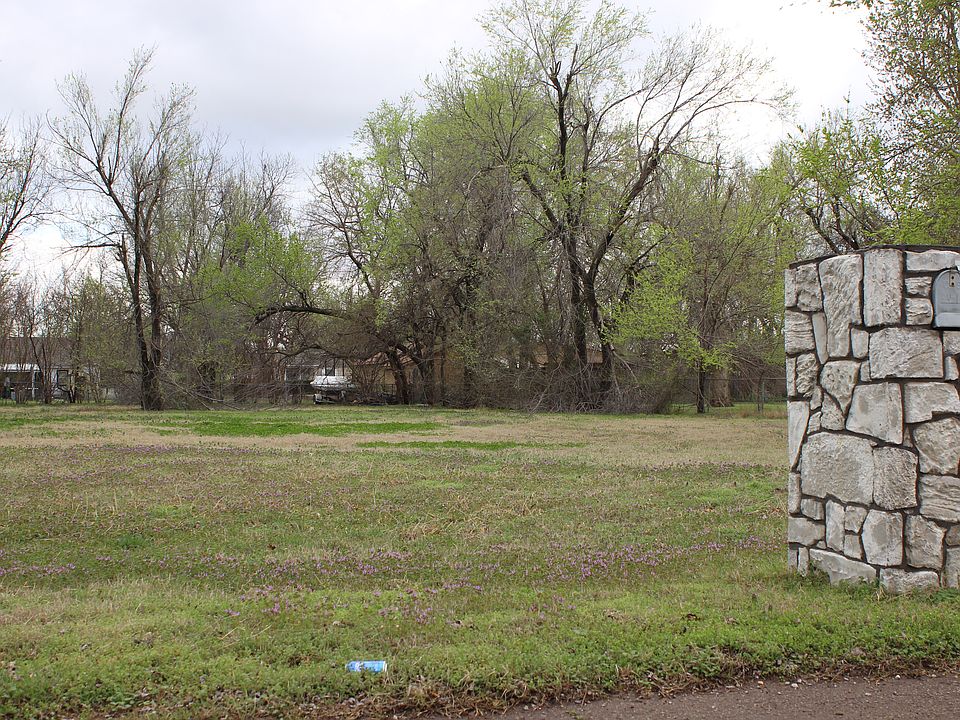 1st image of 4012 Thomas Dr
