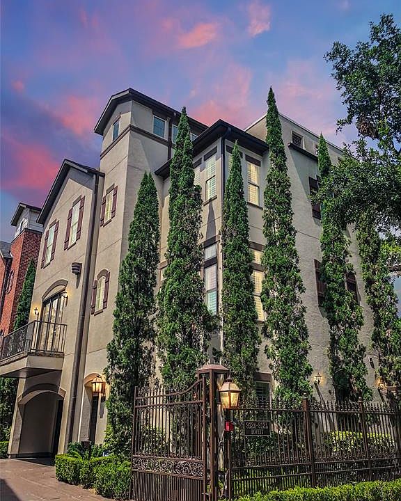 1st image of 912 Lovett Blvd Suite A