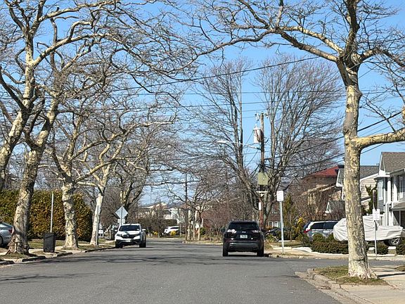 5th image of 159 Regent Dr
