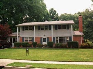 6701 Grey Fox Dr, Springfield, VA 22152