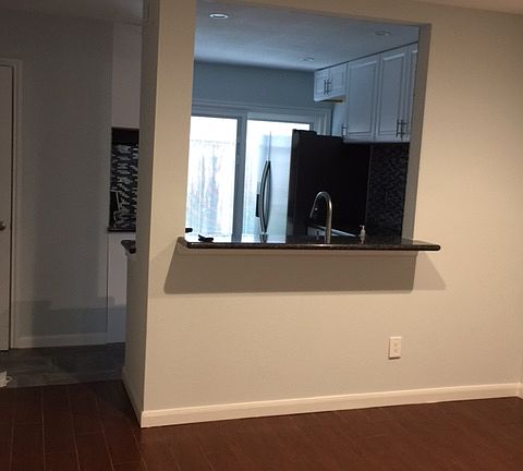 4th image of 5002 Glenmont Dr