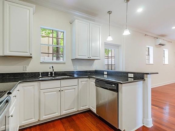 5th image of 131 S Arrawana Ave #1