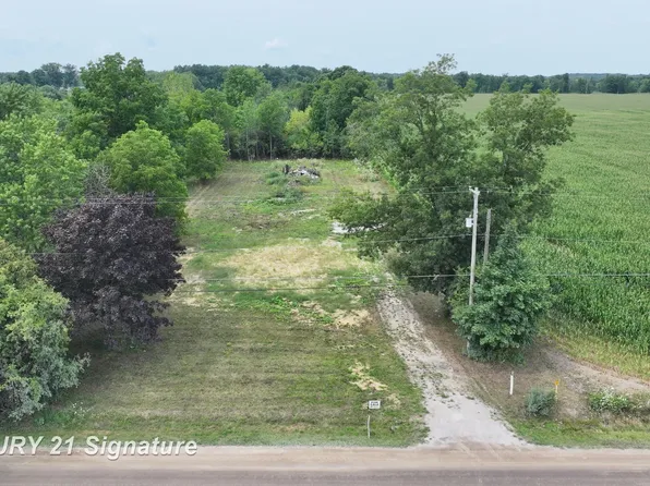 8345 N Jennings Rd, Mount Morris, MI 48458