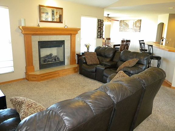 3rd image of 608 N Brentwood Pl