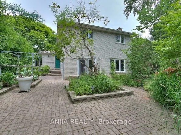 6 Bellbury Cres Back 1B, Toronto, ON M2J 2J7