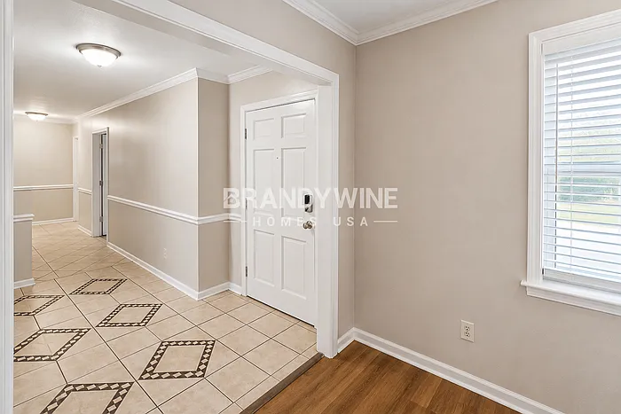 3076 Emerald St — Photo 5