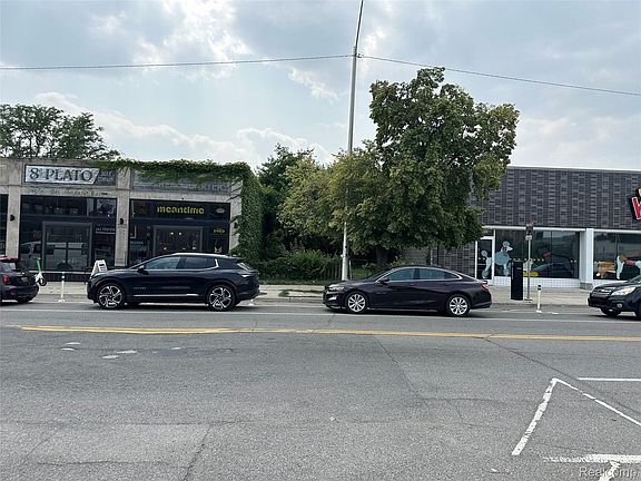 4th image of 3423 Cass Ave