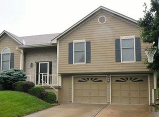 1624 NE Jade St, Lees Summit, MO 64086