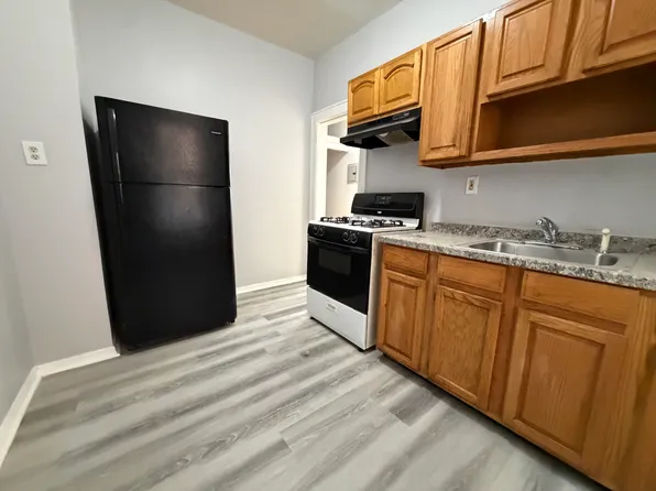 237 Lexington Avenue image 1 of 4