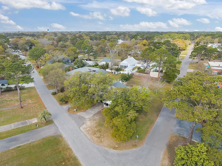 109 River Dr — Photo 37