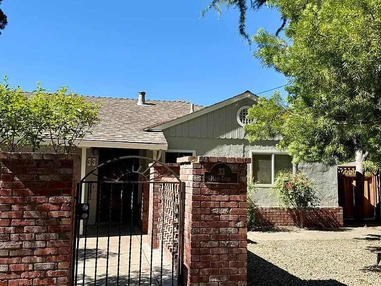 33 Mary Ct — Photo 16
