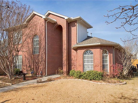3rd image of 4913 Park Brook Dr