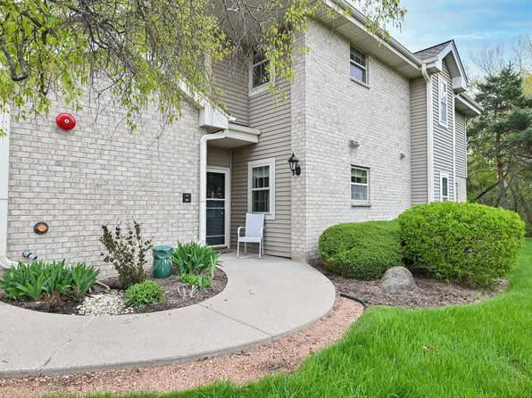 18430 Emerald DRIVE #B, Brookfield, WI 53045