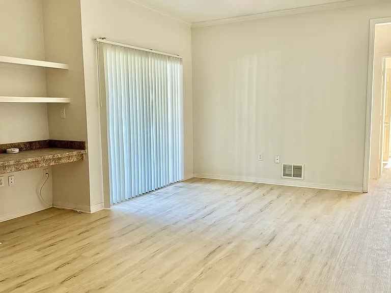 9918 Courtney Palms Blvd #101 — Photo 6