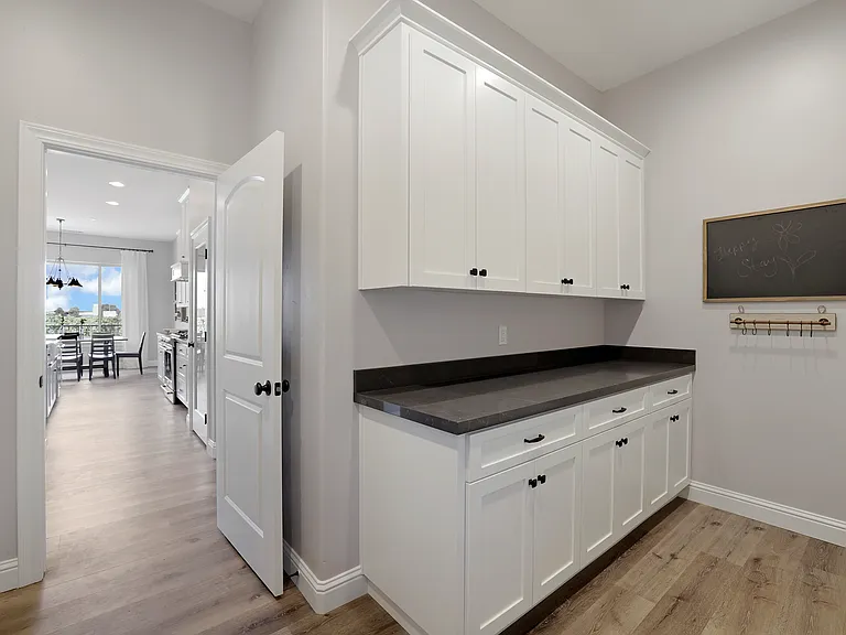 9403 E Jahant Rd — Photo 26