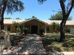 215 Wedgewood Dr, Laredo, TX 78041