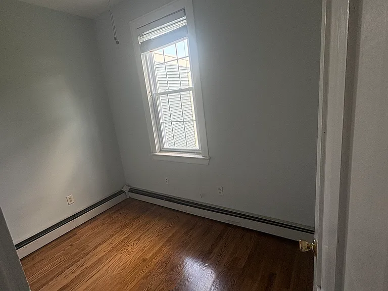 316 1/2 Webster Ave #2 — Photo 7