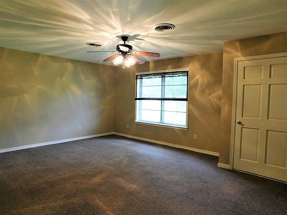 2nd image of 923 S El Paso Ave