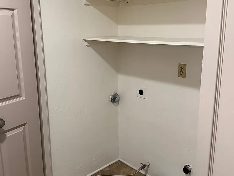 4032 Ampudia St — Photo 29