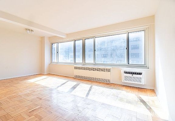 5th image of 249 E 48th St APT 2E