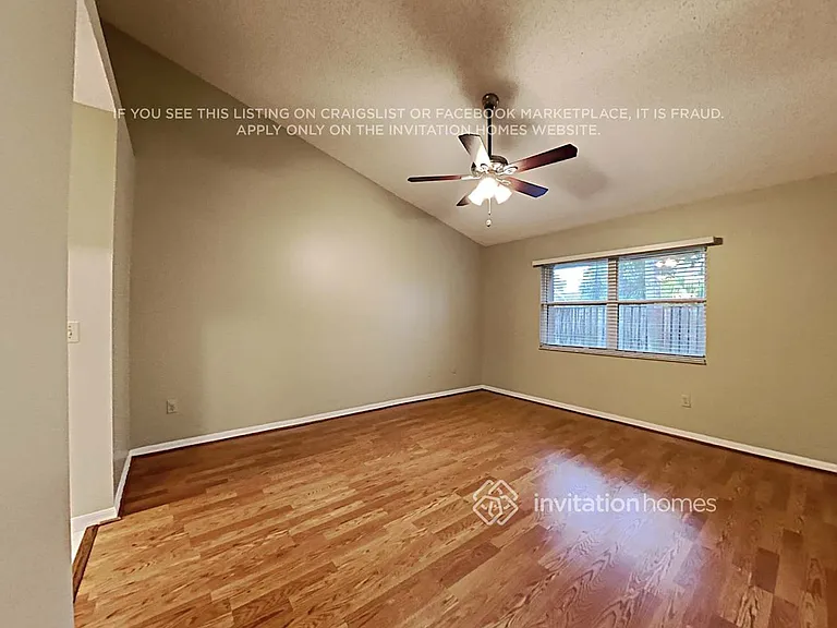 12841 Meadowbreeze Dr — Photo 11