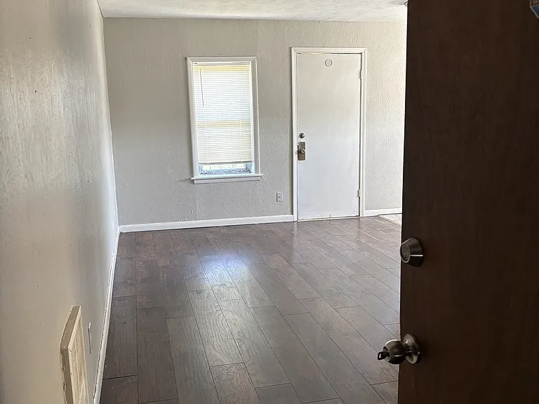 343 SE 44th St #3 — Photo 3