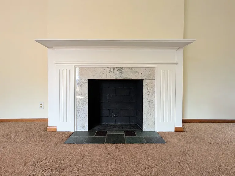 6234 N Canterbury Rd #UPSTAIRS — Photo 18