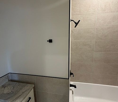 5th image of 112 Burt St #1