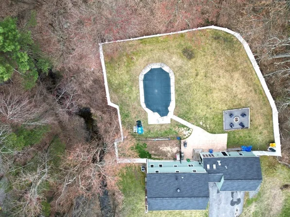 126 Kenwood Rd, Dracut, MA 01826