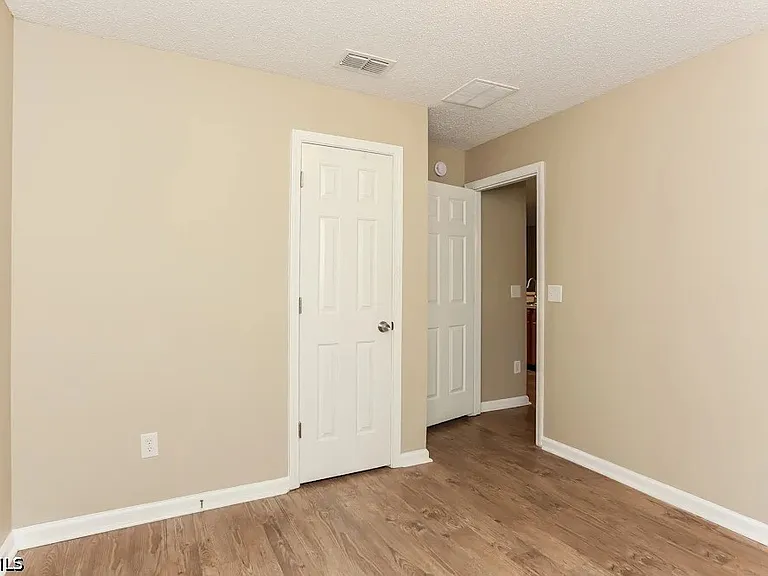 10730 Apple Blossom Trl E — Photo 4