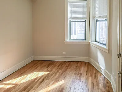 4547 N Leavitt St — Photo 3