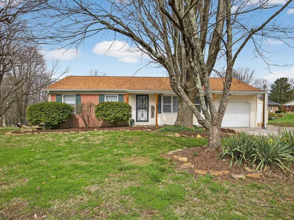 29 Douglas Dr, Washington, IN 47501