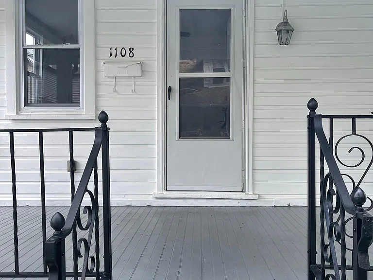 1108 Twaddell Dr — Photo 2