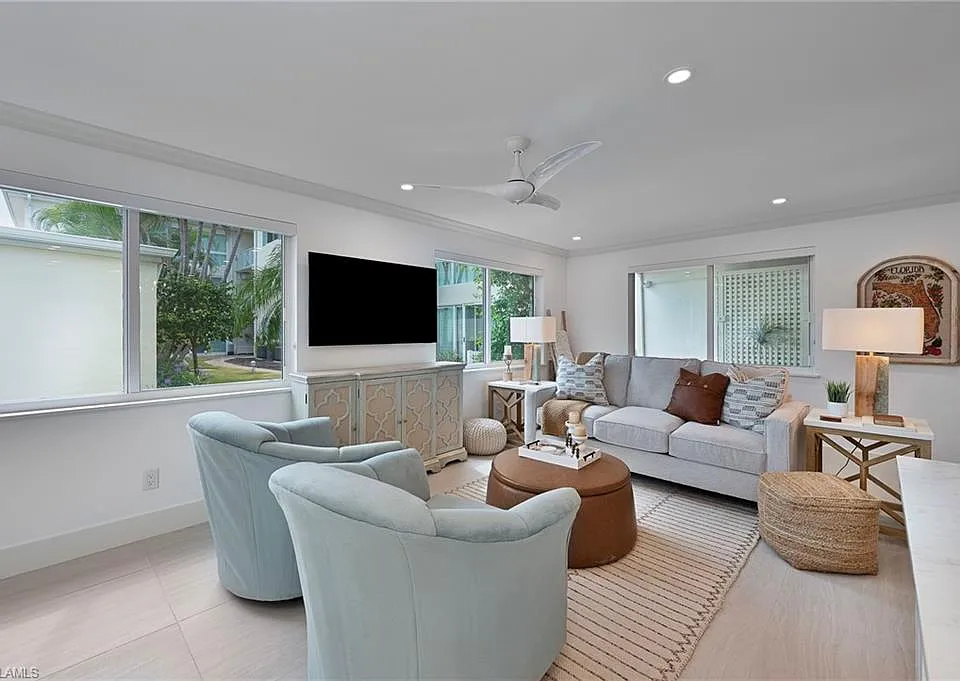 1950 Gulf Shore Blvd N #107