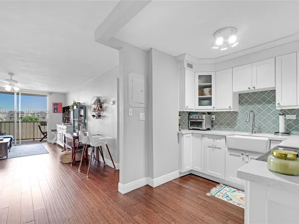 9350 Fontainebleau Blvd APT 506, Miami, FL 33172