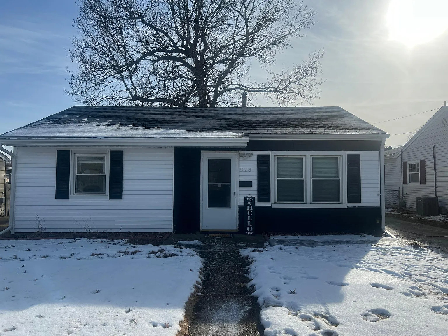 928 43rd Ave photo 1