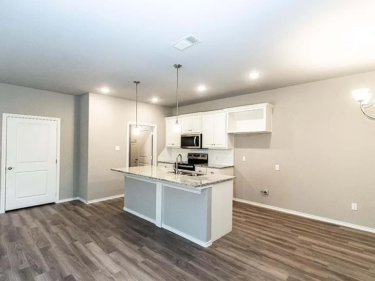 1218 Preston Trl #A — Photo 8