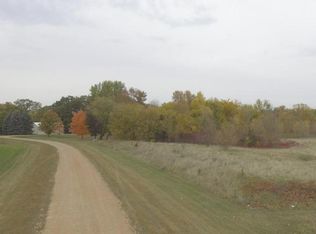 7680 Martin Dr, Carver, MN 55315