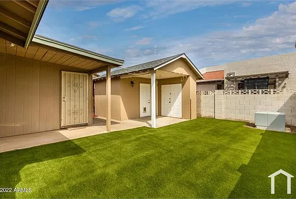 3 bed, 1938 sqft, $3,300 — Photo 2
