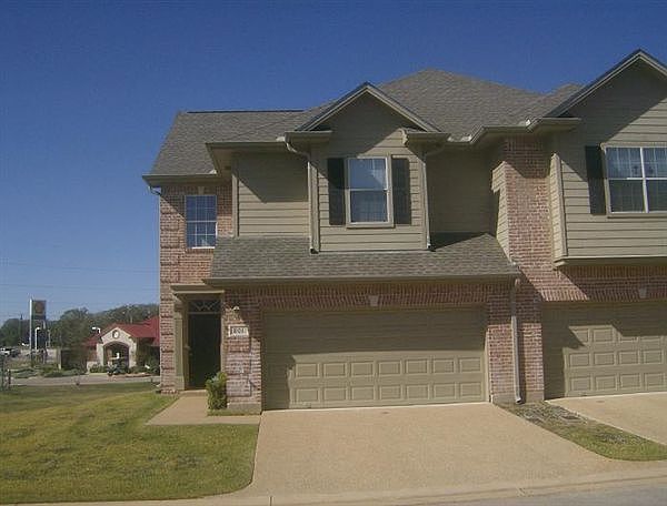 1425 W Villa Maria (2)