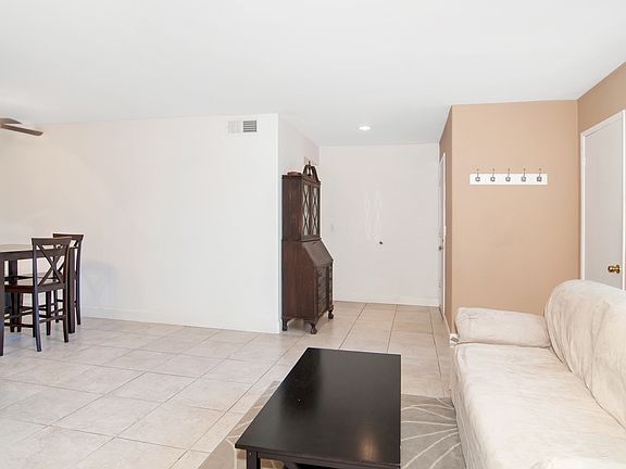 5th image of 9837 Caspi Gardens Dr Unit 1