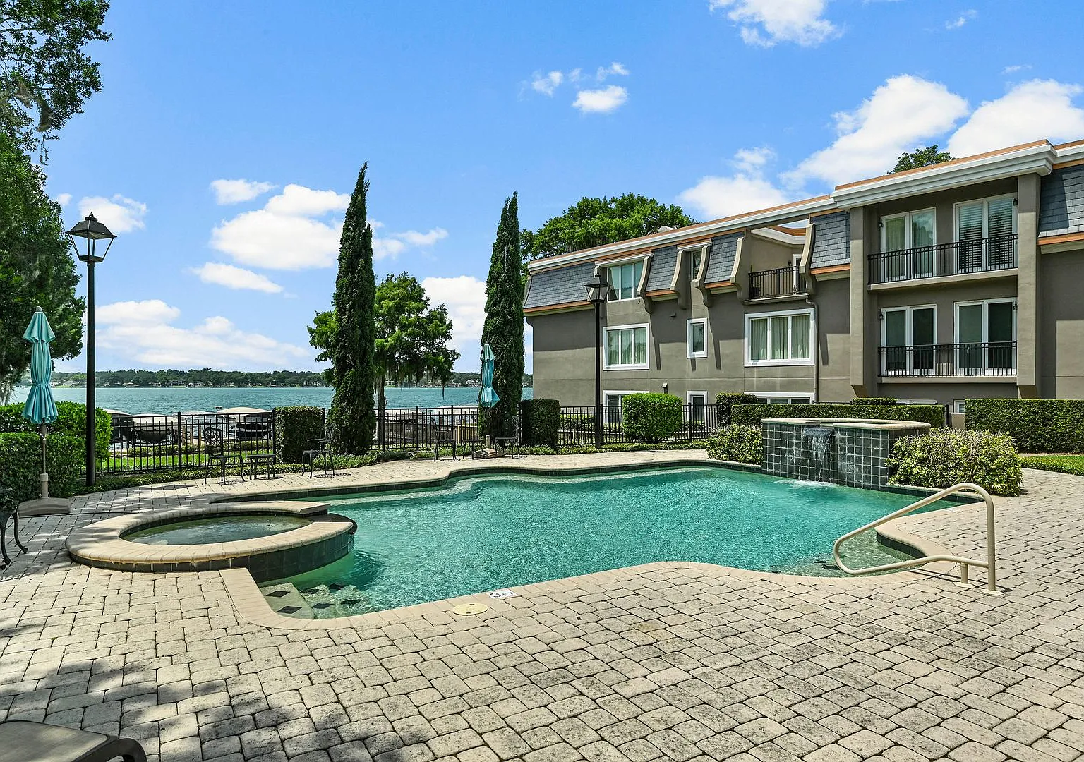 Winter Park lakefront just steps from Park Avenue — Photo 4