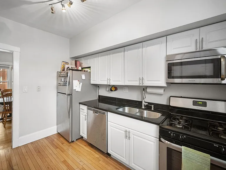 909-919 Washington Street — Photo 37