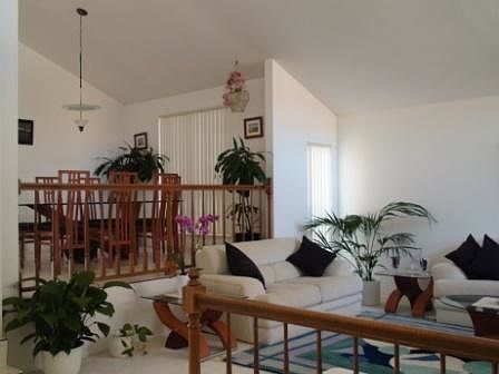 5th image of 23640 Strathern St